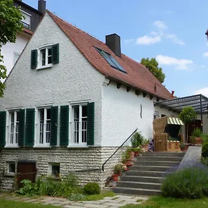 Unter Den Linden Bed and breakfast